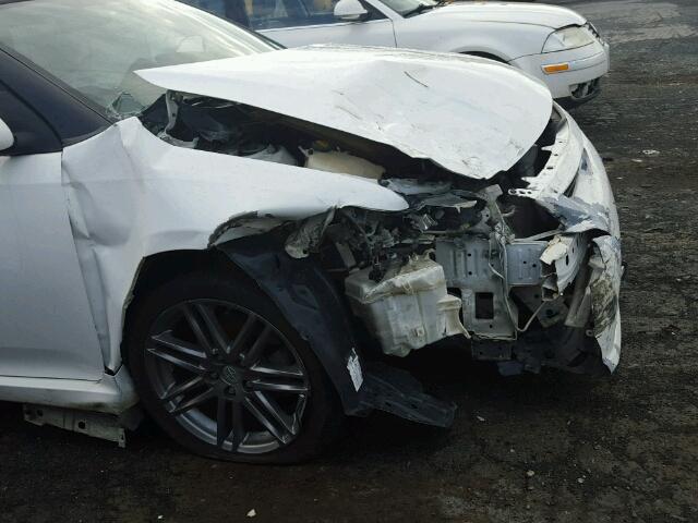JTKJF5C71C3043251 - 2012 TOYOTA SCION TC 白色 照片 9