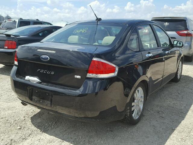 1FAHP3HN2AW174849 - 2010 FORD FOCUS SEL BLACK photo 4