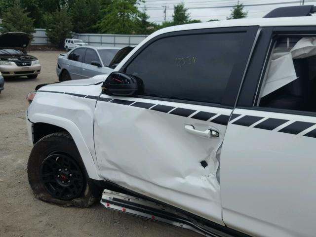 JTEBU5JR9G5292263 - 2016 TOYOTA 4RUNNER SR WHITE photo 10