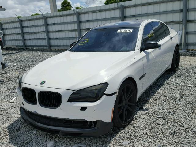 WBAKA8C50CC447004 - 2012 BMW 750I WHITE photo 2