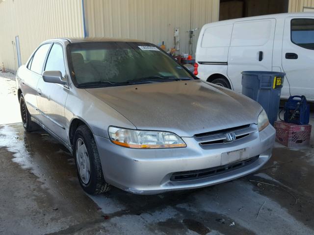 1HGCG1648WA074974 - 1998 HONDA ACCORD GRAY photo 1