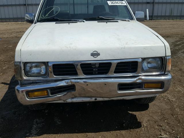 1N6SD16SXTC389208 - 1996 NISSAN TRUCK KING WHITE photo 9