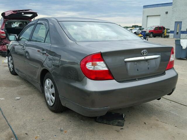 4T1BE32K52U635118 - 2002 TOYOTA CAMRY GRAY photo 3