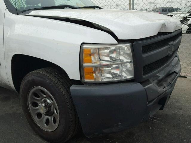 1GCPCPEA0AZ184269 - 2010 CHEVROLET SILVERADO WHITE photo 9