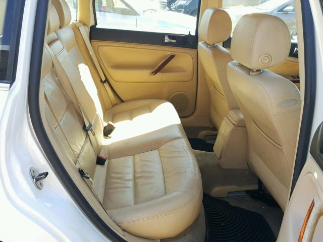 WVWRH63B64P058742 - 2004 VOLKSWAGEN PASSAT GLX WHITE photo 6