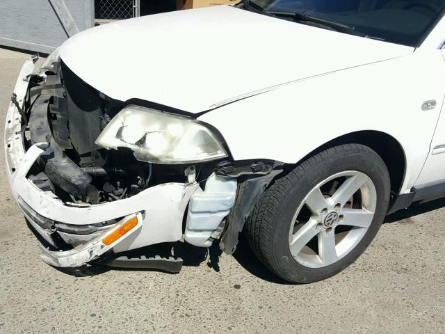 WVWRH63B64P058742 - 2004 VOLKSWAGEN PASSAT GLX WHITE photo 9