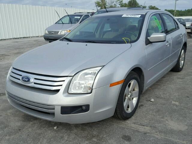 3FAHP07Z89R120716 - 2009 FORD FUSION SE SILVER photo 2