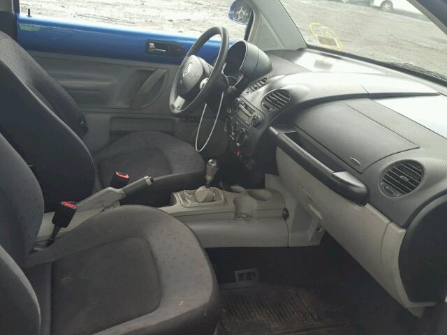 3VWCC21C5XM419782 - 1999 VOLKSWAGEN NEW BEETLE 蓝色 照片 5