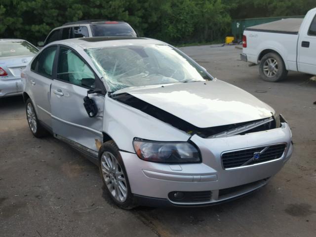 YV1MS682952054715 - 2005 VOLVO S40 T5 SILVER photo 1