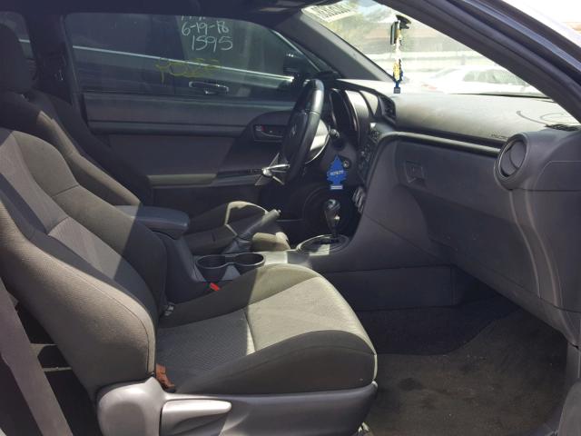 JTKJF5C71C3043847 - 2012 TOYOTA SCION TC 灰色 照片 5