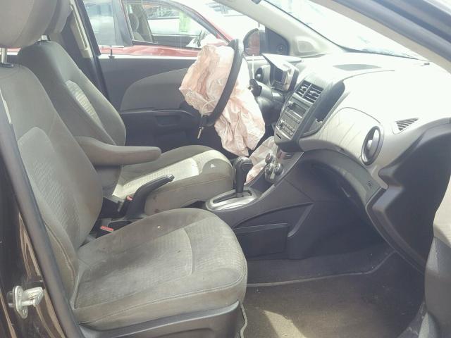 1G1JA5SH2D4198086 - 2013 CHEVROLET SONIC LS 黑色 照片 5