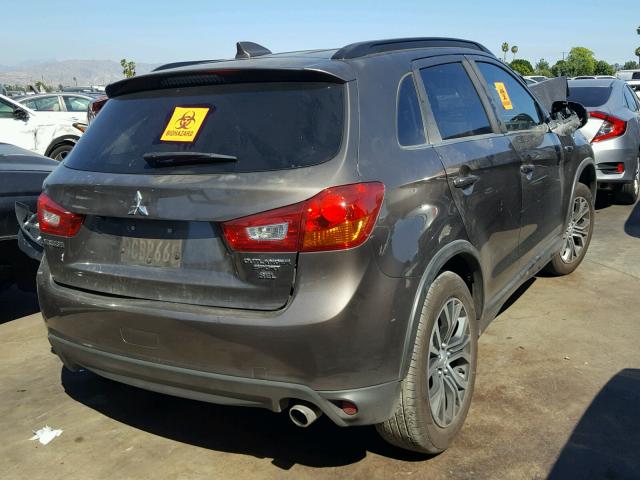 JA4AP4AW6HZ066337 - 2017 MITSUBISHI OUTLANDER GRAY photo 4