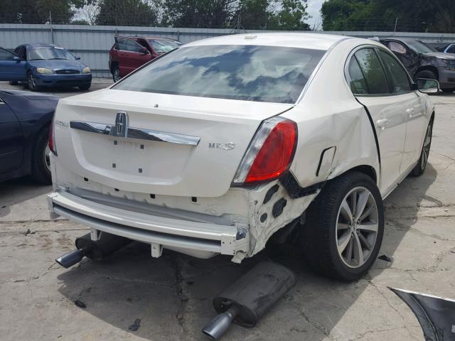 1LNHM93R89G609455 - 2009 LINCOLN MKS WHITE photo 4