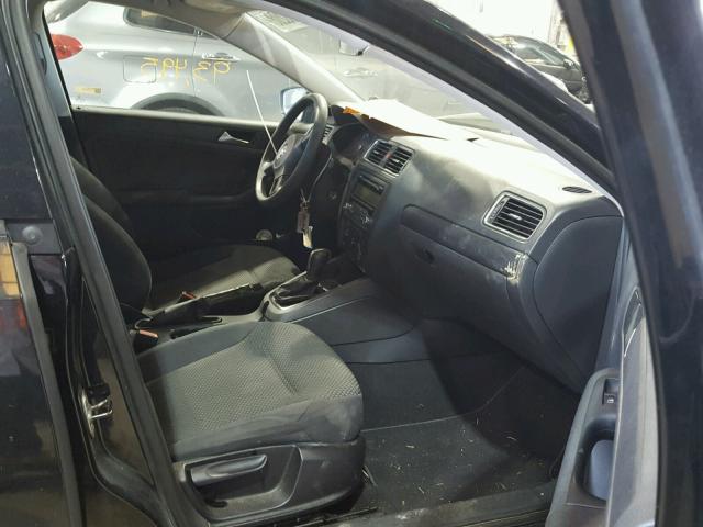 3VW2K7AJ2BM073676 - 2011 VOLKSWAGEN JETTA BASE Սև լուսանկար 5