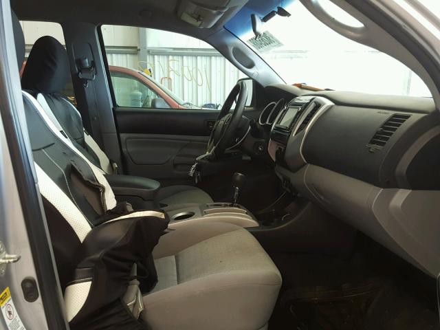 5TFJU4GN8FX090046 - 2015 TOYOTA TACOMA DOU SILVER photo 5