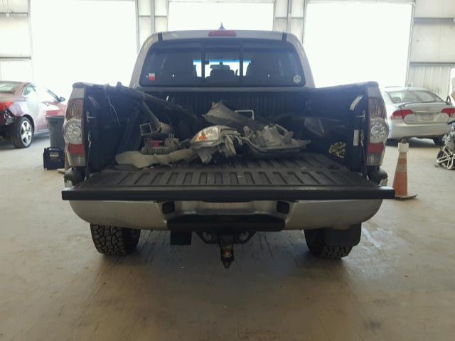 5TFJU4GN8FX090046 - 2015 TOYOTA TACOMA DOU SILVER photo 6