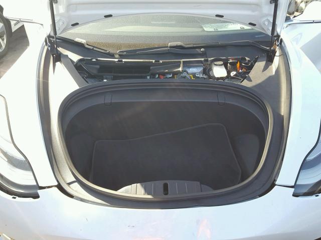 5YJ3E1EA0JF007541 - 2018 TESLA MODEL 3 თეთრი ფოტო 7