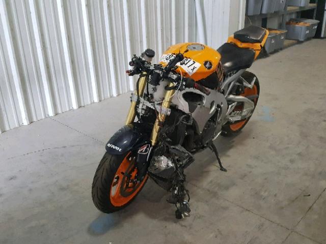 JH2SC59J59K000805 - 2009 HONDA CBR1000 RR ORANGE photo 2