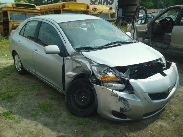 JTDBT903591321098 - 2009 TOYOTA YARIS GRAY photo 1