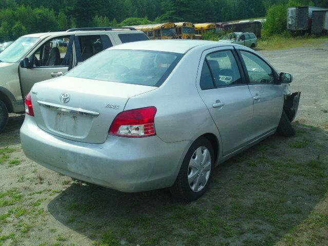 JTDBT903591321098 - 2009 TOYOTA YARIS GRAY photo 4