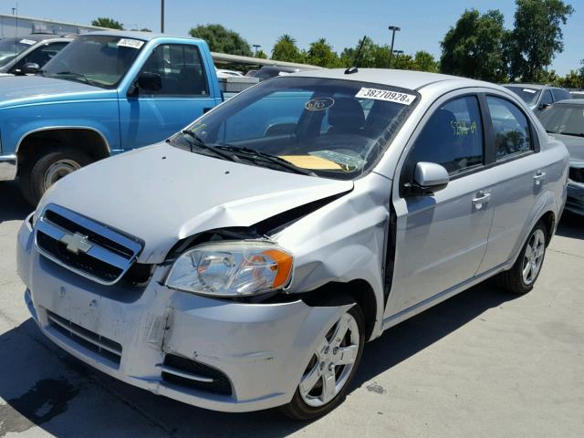 KL1TD56E69B661235 - 2009 CHEVROLET AVEO LS SILVER photo 2