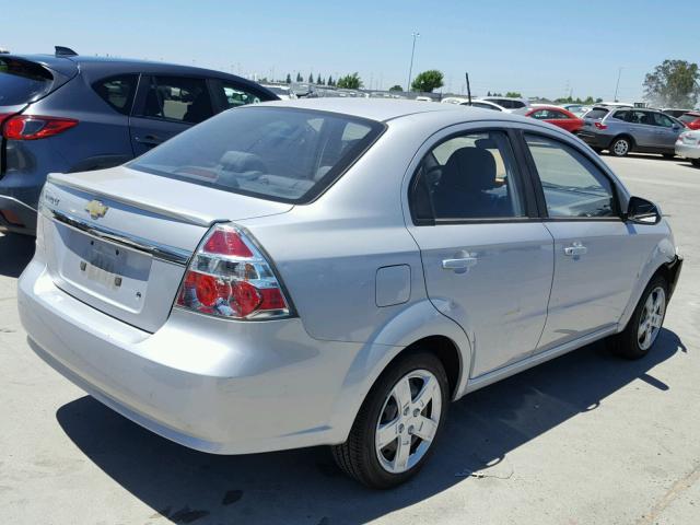 KL1TD56E69B661235 - 2009 CHEVROLET AVEO LS SILVER photo 4