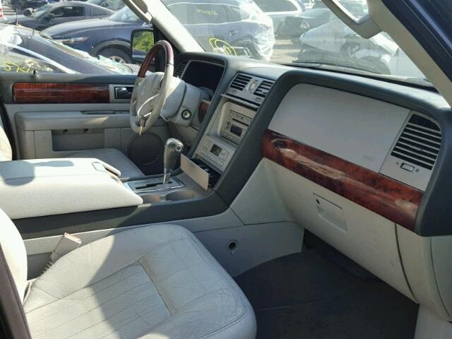 5LMFU28575LJ11833 - 2005 LINCOLN NAVIGATOR 黑色 照片 5