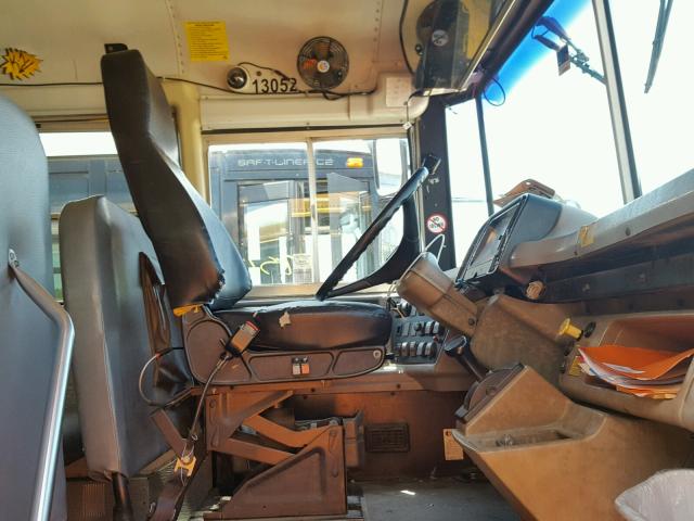 4UZAAXAK64CM08867 - 2004 FREIGHTLINER CHASSIS FS 黄色 照片 5