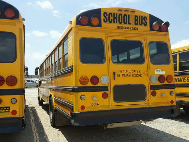 4UZAAXDC05CU82243 - 2005 FREIGHTLINER CHASSIS FS 黄色 照片 3