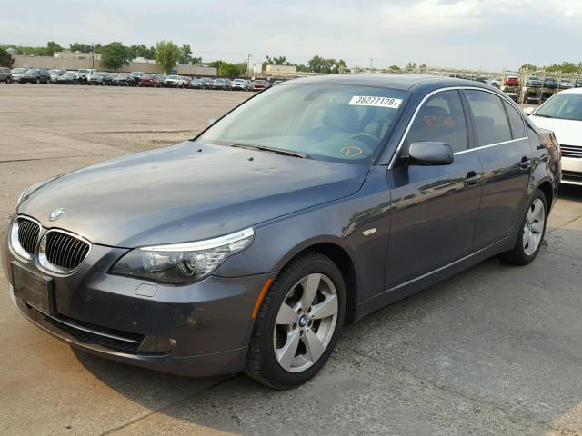 WBANV13548CZ52365 - 2008 BMW 528 XI GRAY photo 2