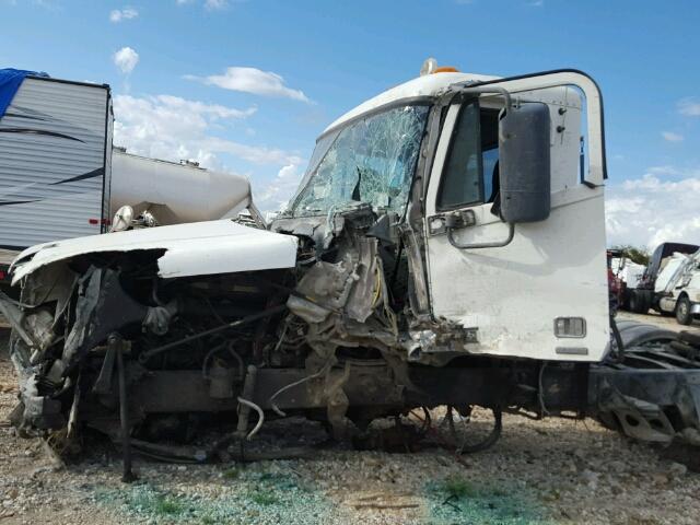 1FUJBBCK97LX03783 - 2007 FREIGHTLINER CONVENTION WHITE photo 10