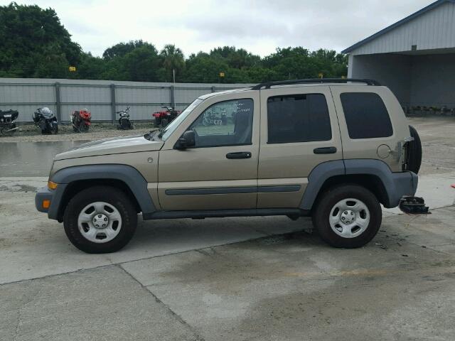 1J4GL48K15W589125 - 2005 JEEP LIBERTY SP GOLD photo 9