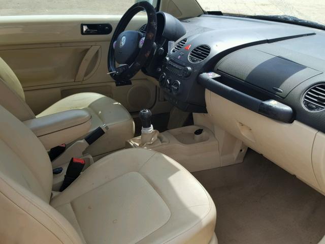 3VWPW31C08M513780 - 2008 VOLKSWAGEN NEW BEETLE BEIGE photo 5