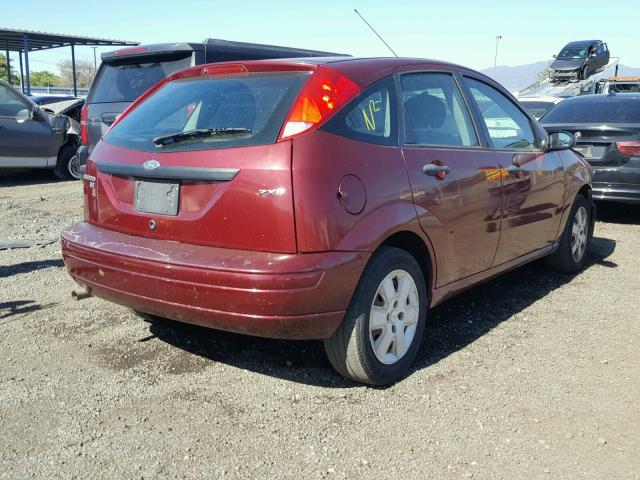 1FAHP37N86W218555 - 2006 FORD FOCUS ZX5 MAROON photo 4