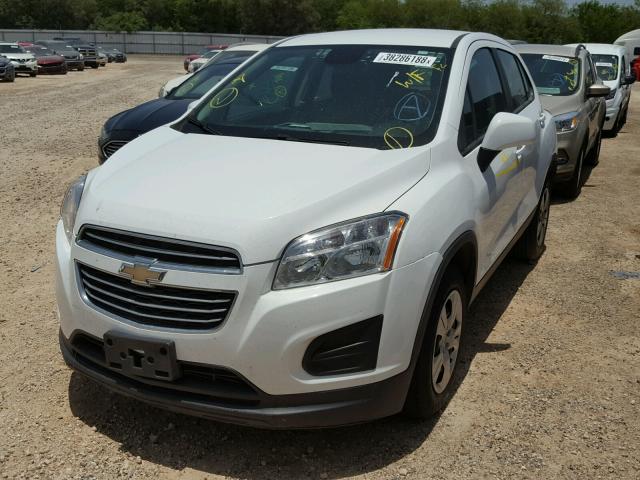 3GNCJKSB4FL204565 - 2015 CHEVROLET TRAX LS WHITE photo 2