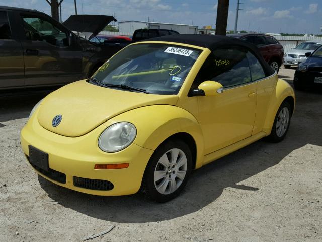 3VWPF31YX8M404657 - 2008 VOLKSWAGEN NEW BEETLE 黄色 照片 2