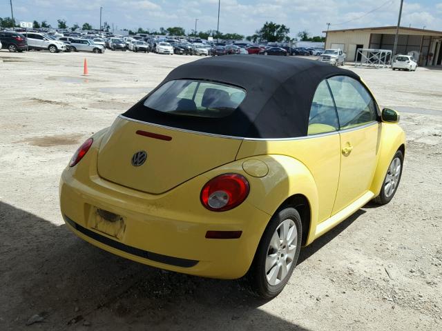 3VWPF31YX8M404657 - 2008 VOLKSWAGEN NEW BEETLE 黄色 照片 4