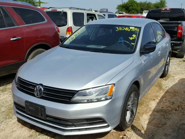 3VW2K7AJ6FM312118 - 2015 VOLKSWAGEN JETTA BASE 银色 照片 2