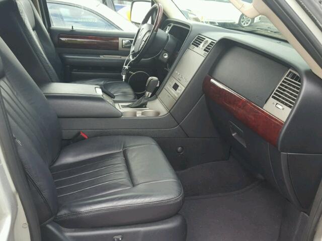 5LMFU28R83LJ43691 - 2003 LINCOLN NAVIGATOR SILVER photo 5