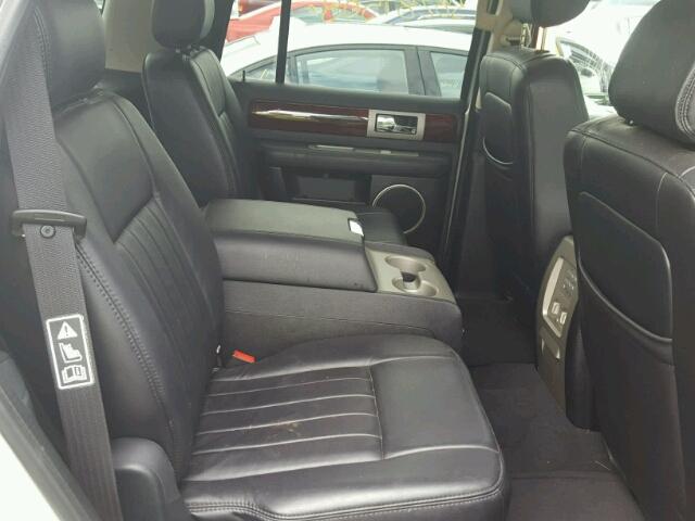 5LMFU28R83LJ43691 - 2003 LINCOLN NAVIGATOR SILVER photo 6