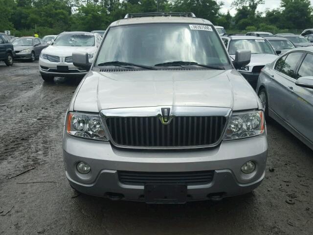 5LMFU28R83LJ43691 - 2003 LINCOLN NAVIGATOR SILVER photo 9