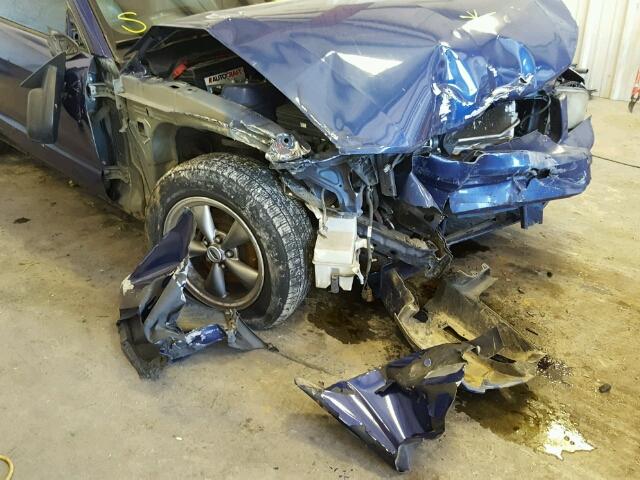 1ZVFT82H755245596 - 2005 FORD MUSTANG BLUE photo 9