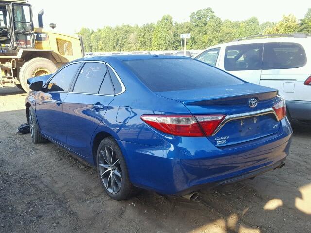 4T1BK1FK0HU579248 - 2017 TOYOTA CAMRY XSE BLUE photo 3