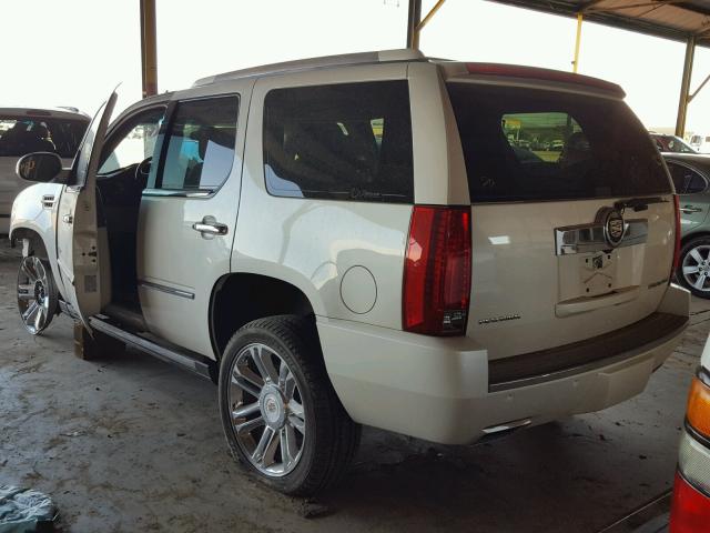 1GYS4DEF4DR175140 - 2013 CADILLAC ESCALADE P WHITE photo 3