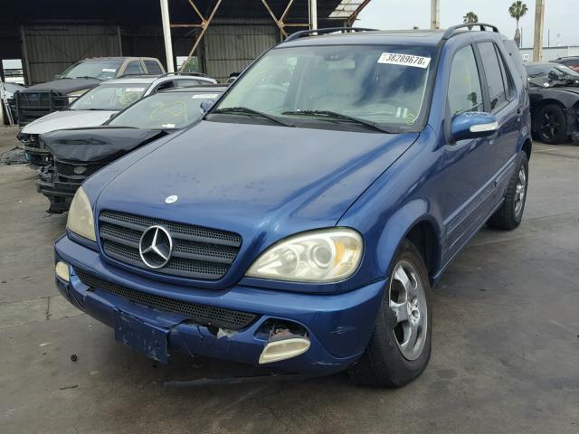 4JGAB54E92A323635 - 2002 MERCEDES-BENZ ML 320 BLUE photo 2