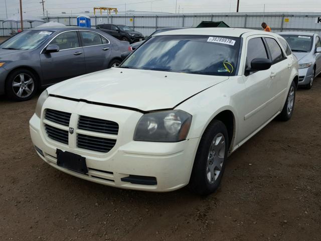 2D4FV48T35H618758 - 2005 DODGE MAGNUM SE BEIGE photo 2