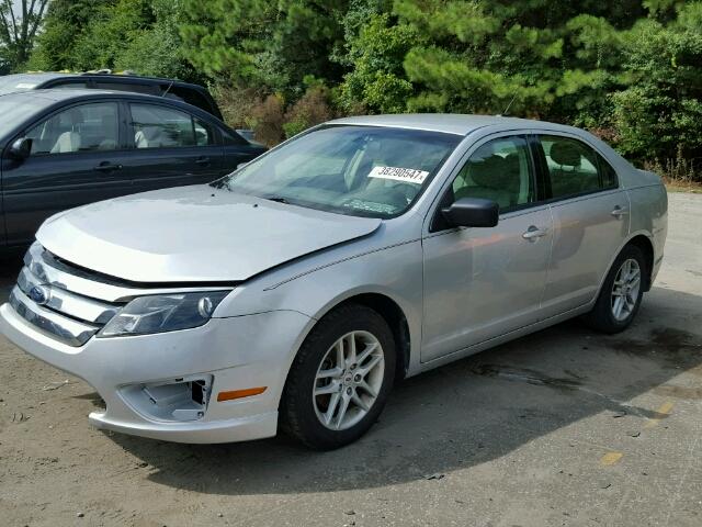 3FAHP0GA2CR134872 - 2012 FORD FUSION S SILVER photo 2