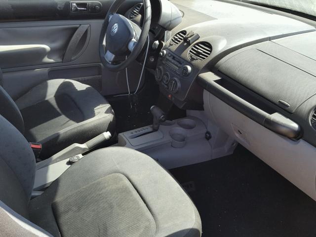 3VWCC21C0XM454603 - 1999 VOLKSWAGEN NEW BEETLE 白色 照片 5