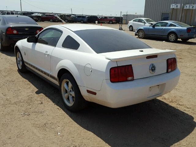 1ZVHT80NX95119787 - 2009 FORD MUSTANG WHITE photo 3
