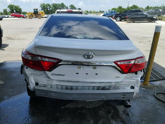 4T1BF1FK1GU117512 - 2016 TOYOTA CAMRY LE/X WHITE photo 9